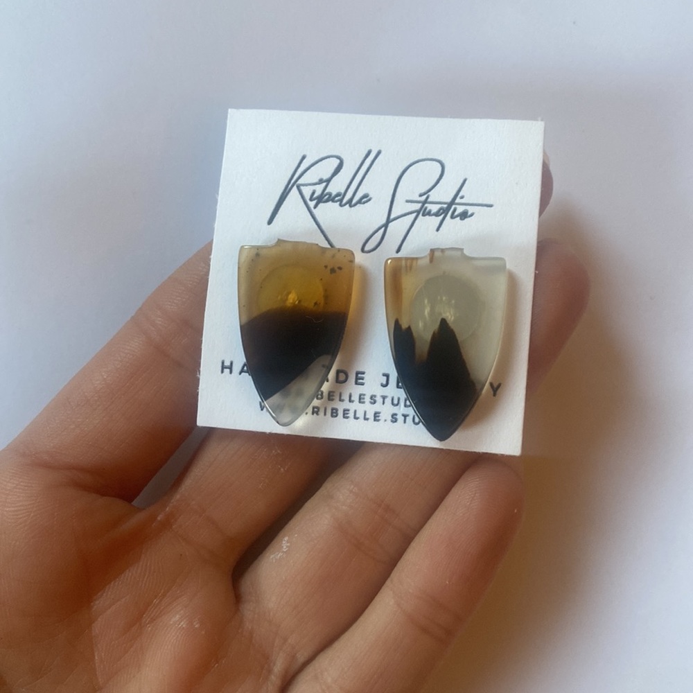 Handmade Agate Crystal Gemstone Arrowhead Earrings Pieced Stud Southwestern Boho - Picture 2 of 5